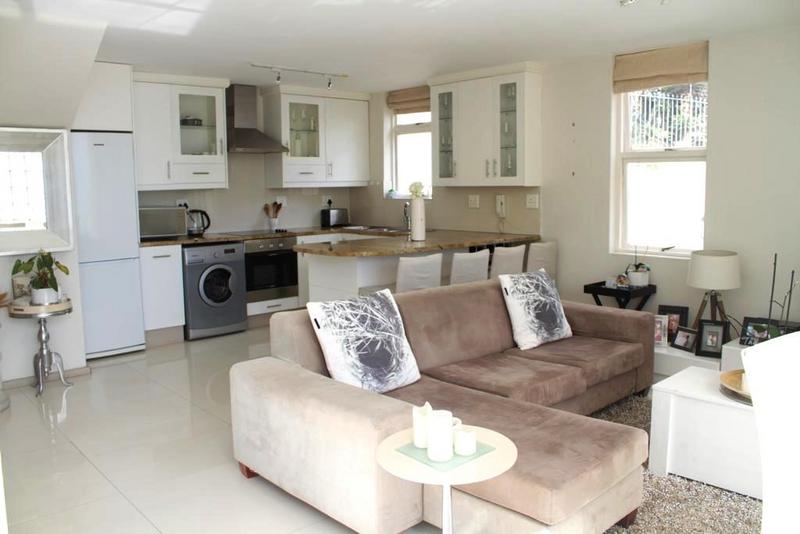 2 Bedroom Property for Sale in Sea Point Western Cape